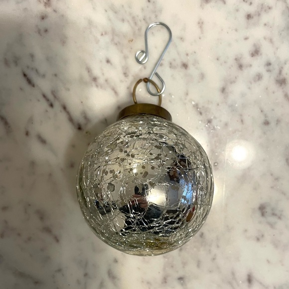 RH Handblown Mercury Glass Holiday Ornaments -Silver Balls (set of 8) - Picture 7 of 10